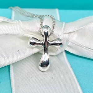 Tiffany co Elsa Peretti Teardrop cross sterling silver 16”